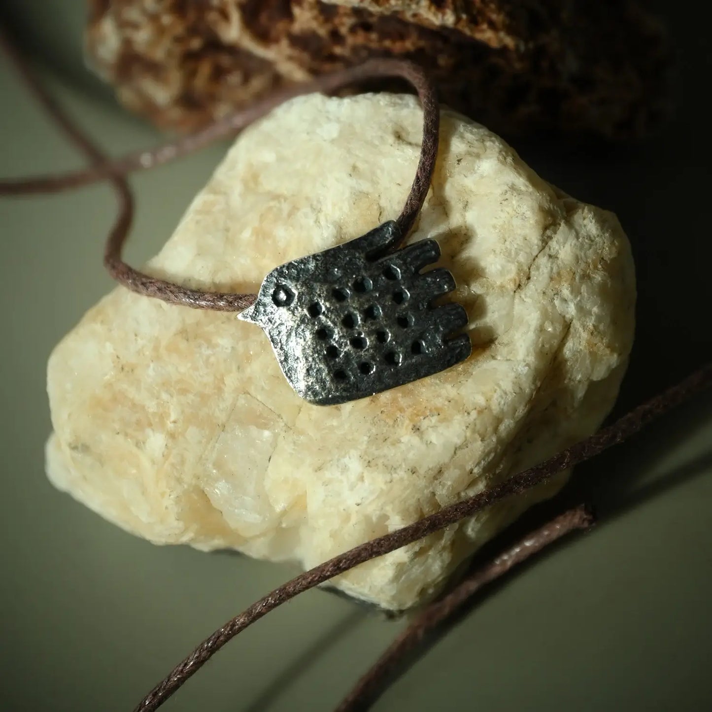 short necklace bird shape