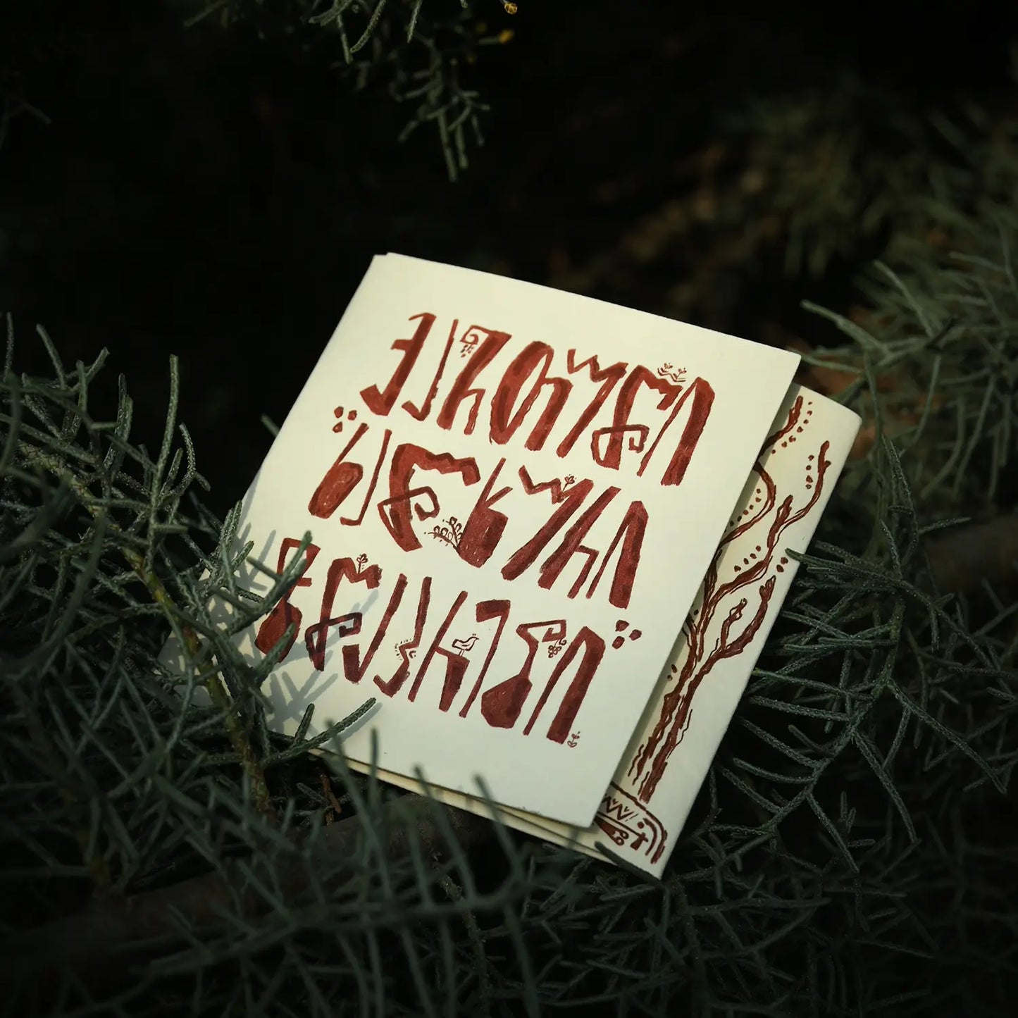 photo of the deer necklace packaging