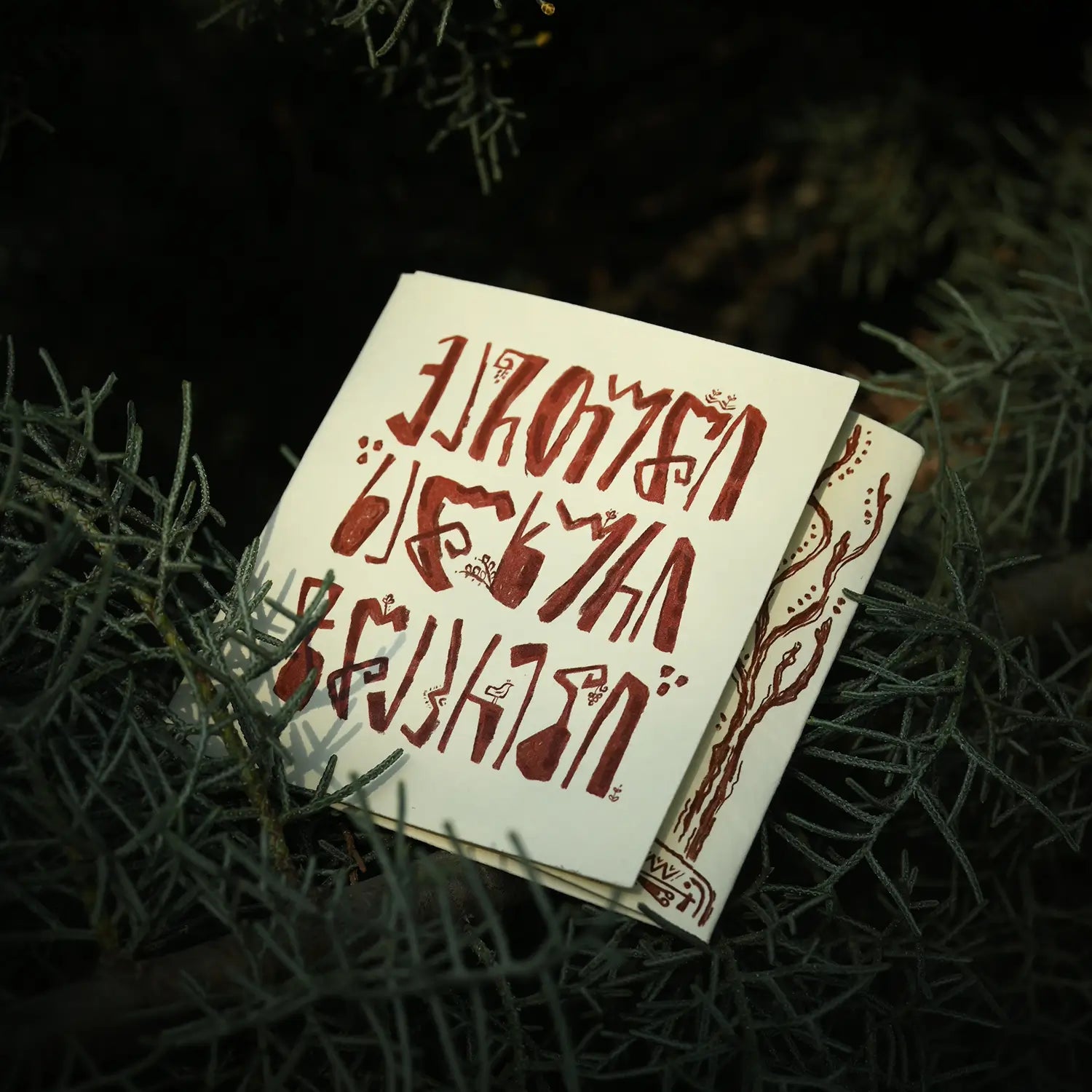 photo of the deer necklace packaging